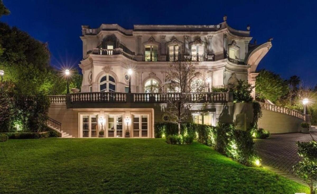 Chateau De Laurel